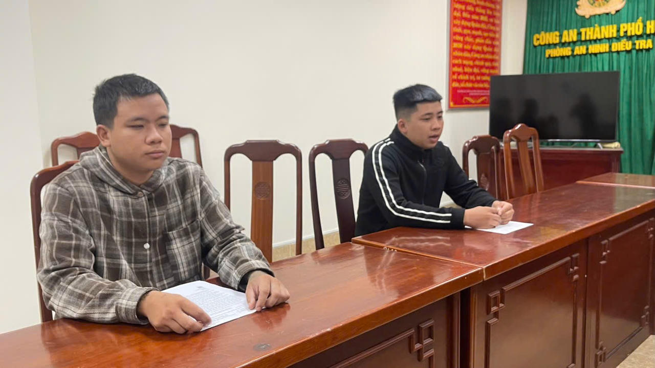 Khởi tố 2 đối tượng tàng trữ trái phép vũ khí quân dụng