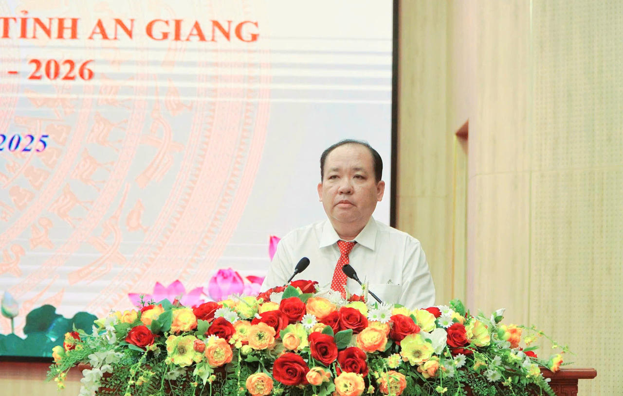 Phó Chủ tịch Thường trực UBND tỉnh Nguyễn Thanh Phong phát biểu tại Hội nghị.