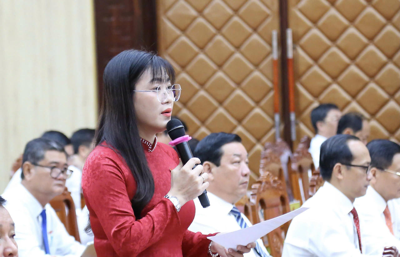 Đại biểu chất vấn tại kỳ họp