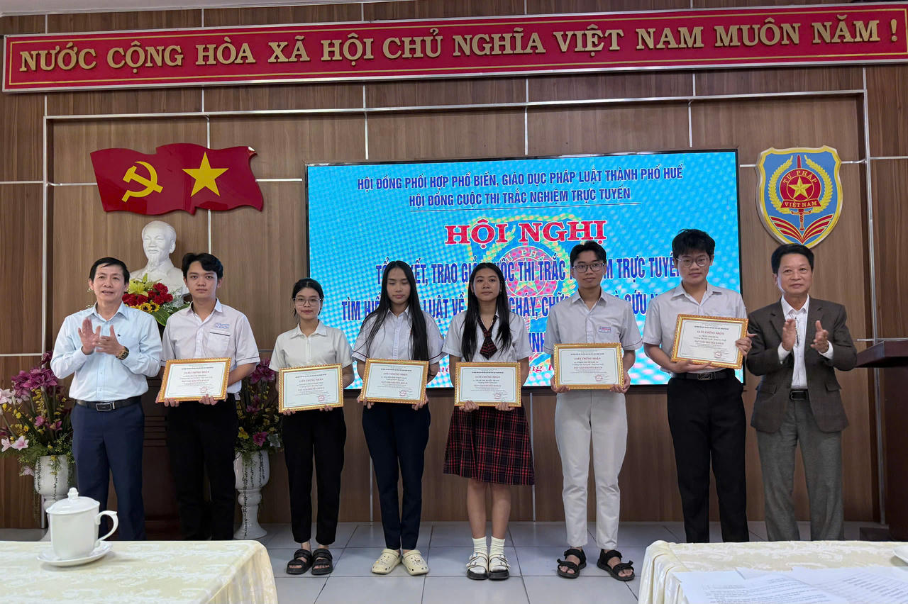 Cuộc thi đã thu hút hơn 200 tập thể và gần 80.000 người dự thi&nbsp;