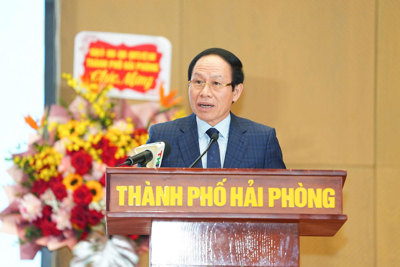 Uỷ viên Trung ương Đảng, Bí thư Thành uỷ, Trưởng Đoàn ĐBQH TP Hải Phòng Lê Tiến Châu phát biểu chỉ đạo tại lễ kỷ niệm.