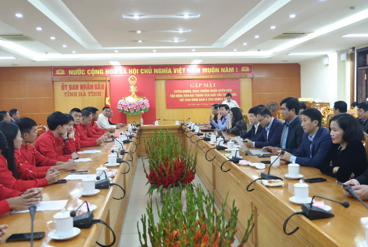 Tỉnh Hà Tĩnh tổ chức gặp mặt tuyên dương, khen thưởng huấn luyện viên, vận động viên đạt thành tích xuất sắc tại SEA Games 33.