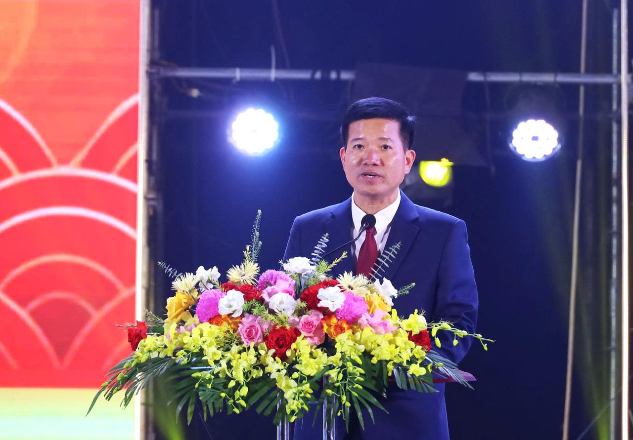 Ông Nguyễn Văn Nhất, Chủ tịch UBND phường Lào Cai phát biểu tại chương trình