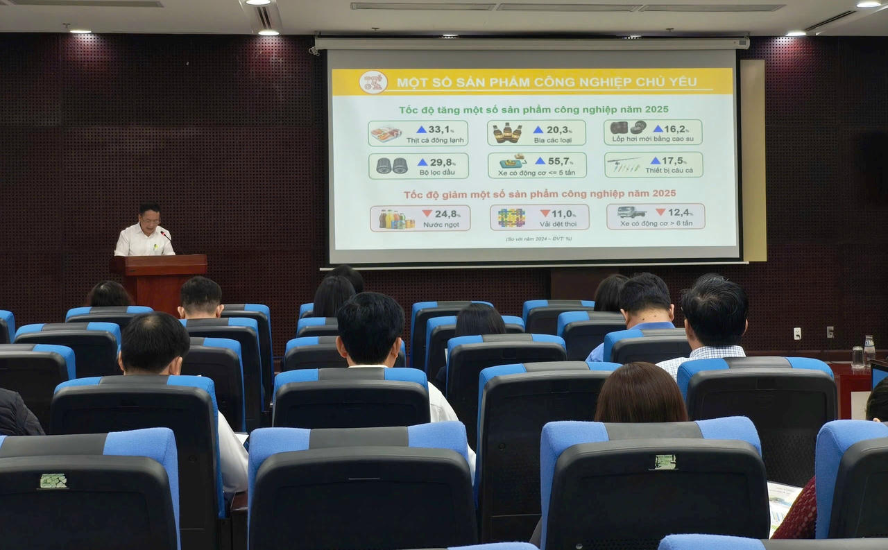 Ông Trần Văn Vũ - Trưởng Thống kê Đà Nẵng thông tin về tình hình kinh tế - xã hội Đà Nẵng năm 2025.