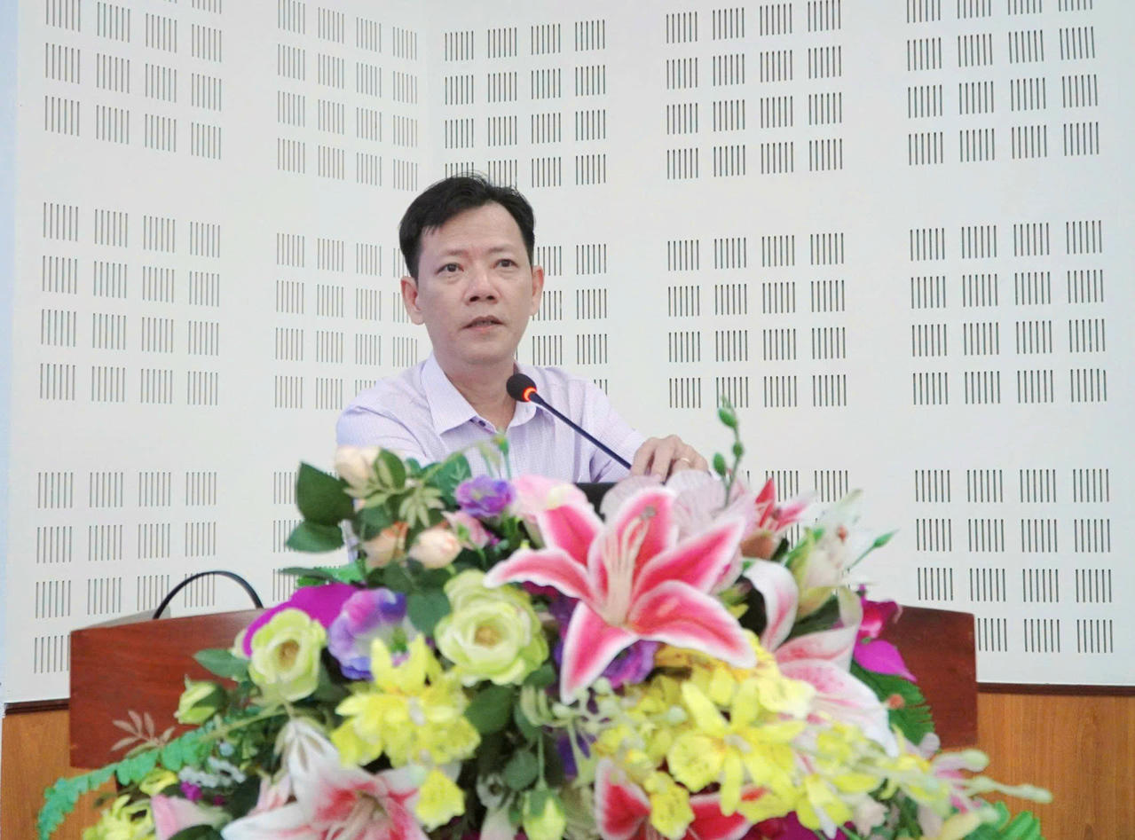 Ông Lê Quốc Cường, Phó Giám đốc Sở KH&amp;CN phát biểu tại Hội nghị tổng kết.