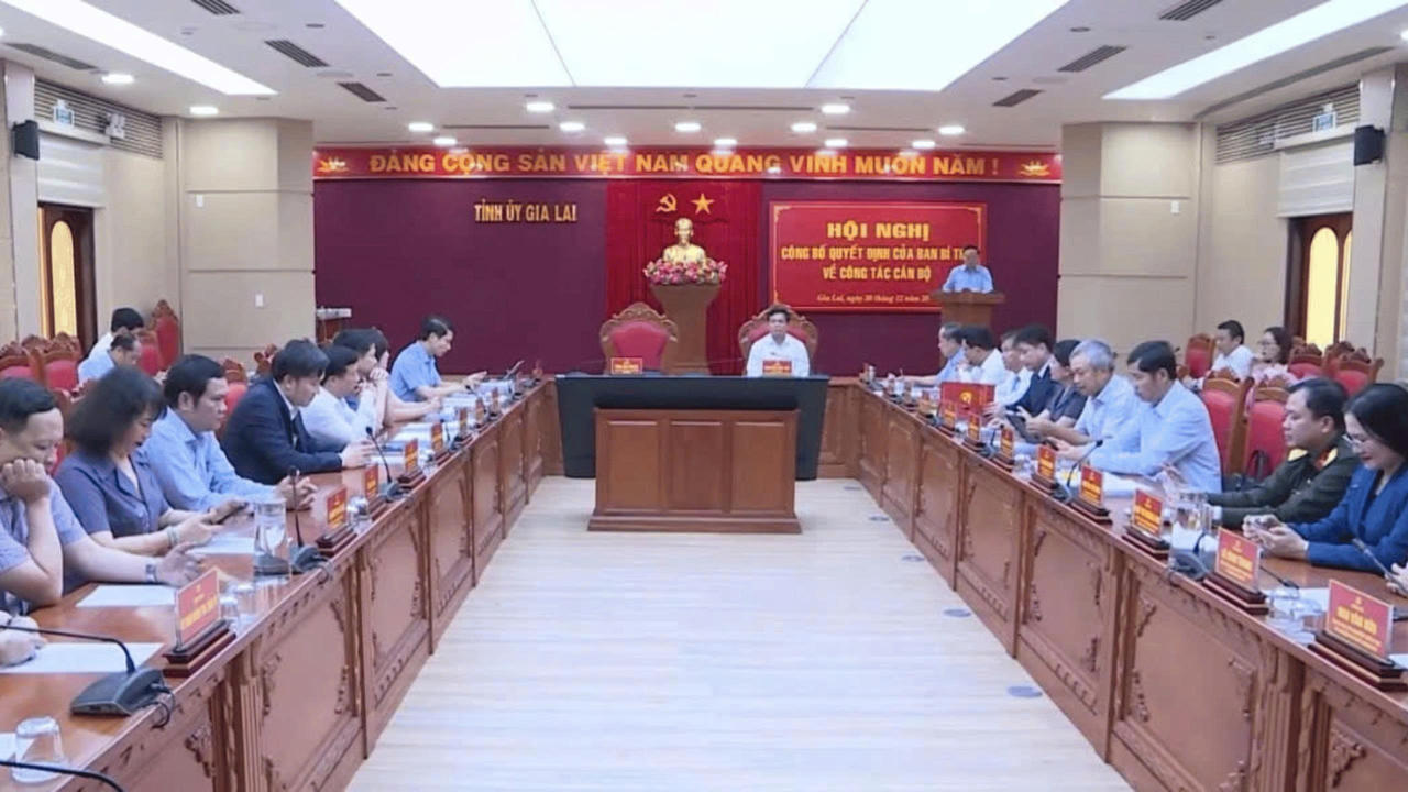 Toàn cảnh Hội nghị công bố quyết định của Ban Bí thư Trung ương Đảng về công tác cán bộ tại Tỉnh ủy Gia Lai.