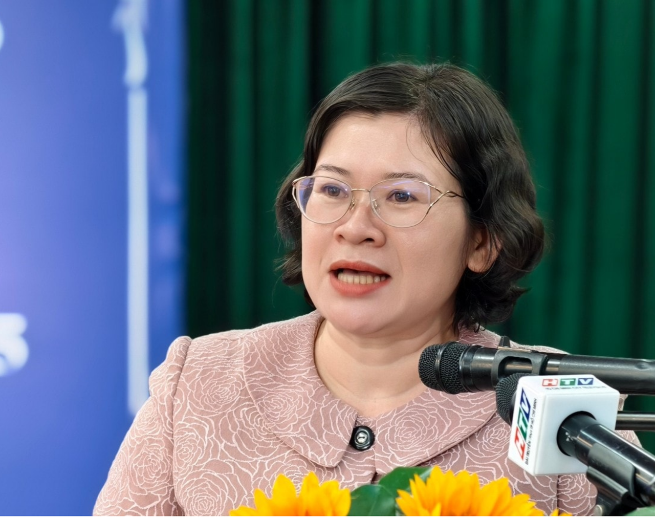 Phó Bí thư Thành ủy TP HCM Văn Thị Bạch Tuyết phát biểu chỉ đạo tại Hội nghị.