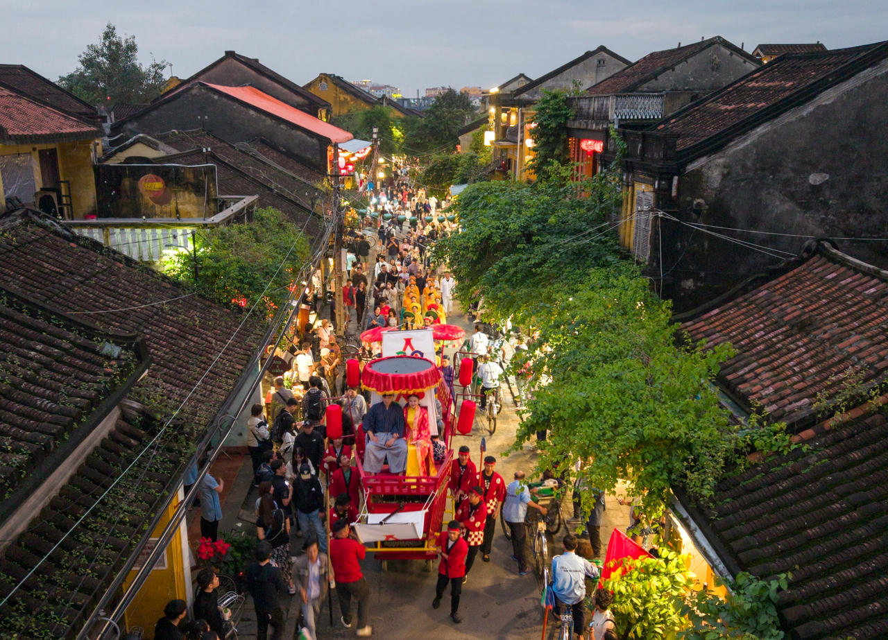 Đà Nẵng được đánh giá là thành phố của dòng chảy sự kiện, lễ hội. Trong ảnh: Hoạt động tái hiện đám rước Công nữ Ngọc Hoa và thương nhân Araki Sotaro trong khuôn khổ sự kiện Giao lưu văn hóa Hội An - Nhật Bản 2025.