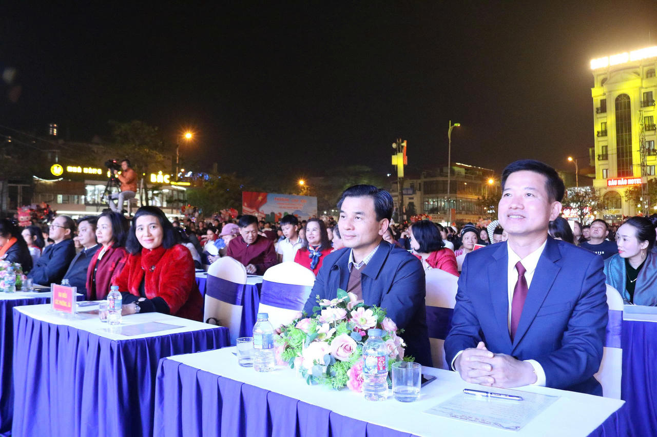 Các đại biểu tham dự chương trình