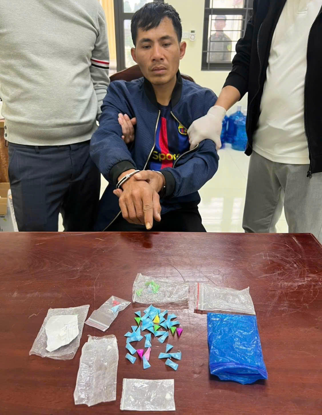 Đối tượng Nguyễn Văn Bắc bị bắt giữ cùng tang vật.