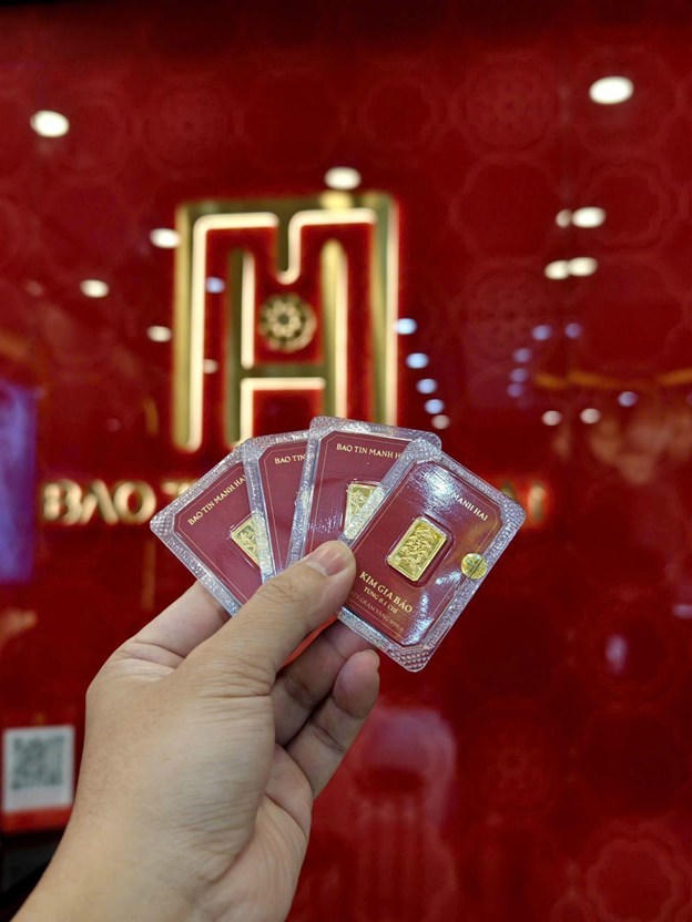 Sức hút của BST Tứ Quý Thịnh Vượng không chỉ đến từ ý nghĩa phong thủy mà còn nằm ở chính sách giá vô cùng đột phá: SẢN PHẨM KHÔNG TÍNH TIỀN CÔNG.