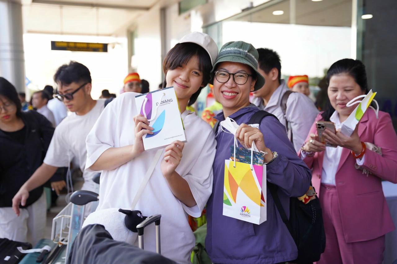 Đà Nẵng rộn ràng đón những vị khách đầu tiên của năm mới 2026