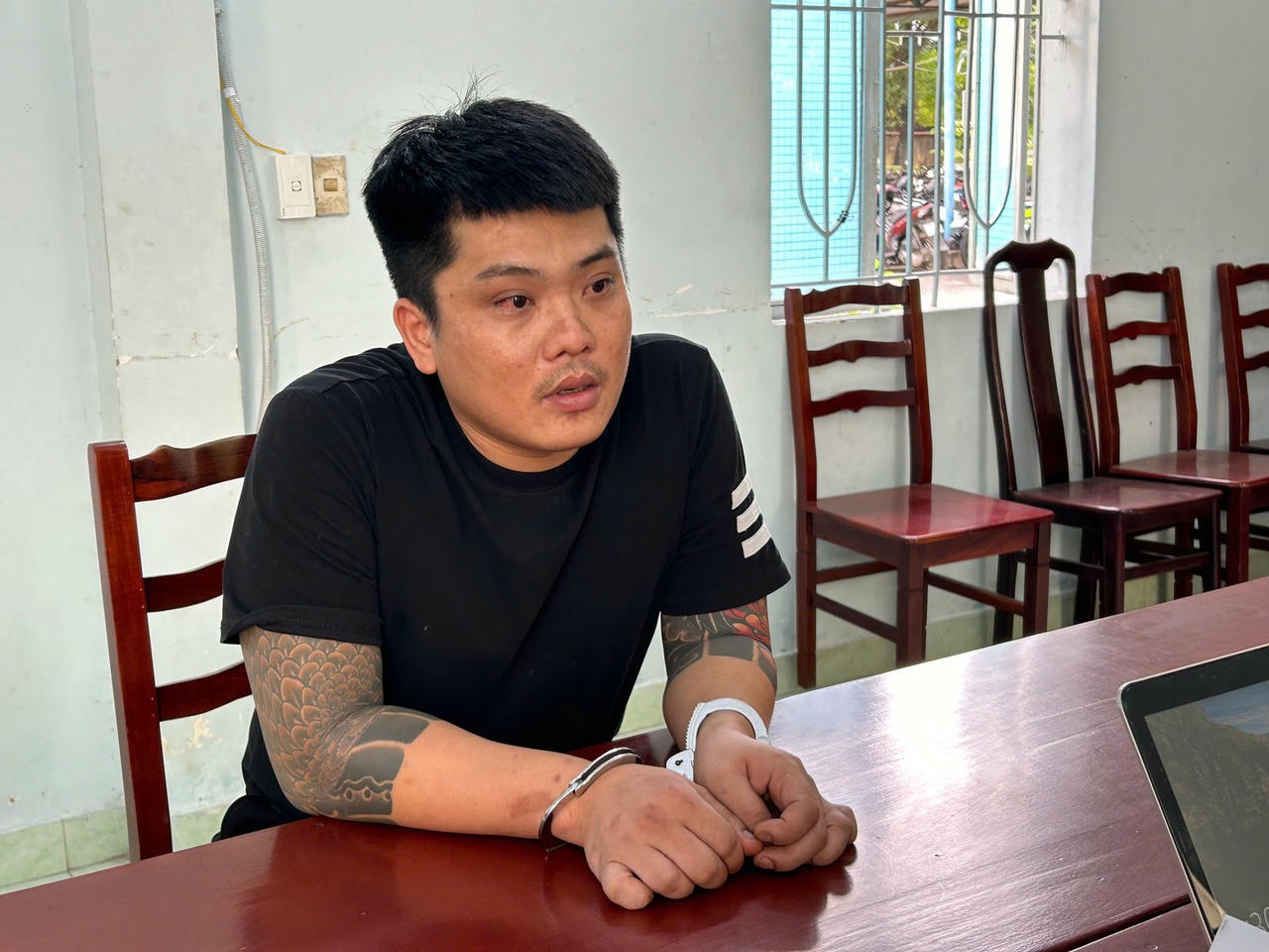 Đối tượng Huỳnh Cao Cường tại Cơ quan Công an.