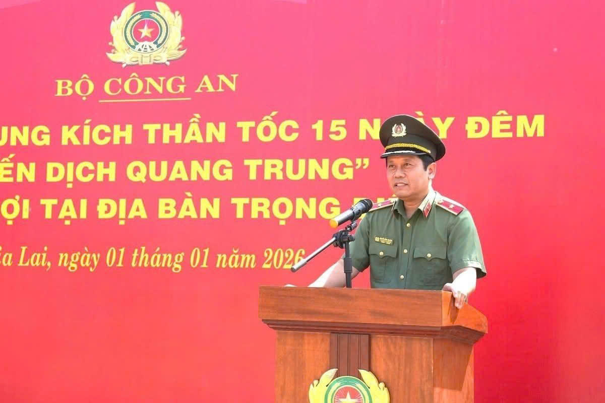 Thiếu tướng Nguyễn Hồng Nguyên - Phó Chánh Văn phòng Bộ, Phó Trưởng ban Thường trực Ban Chỉ đạo phòng thủ dân sự Bộ Công an chủ trì buổi lễ.