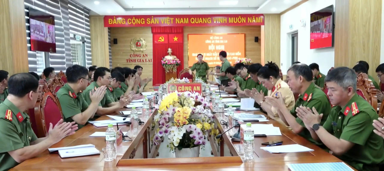 Quang cảnh hội nghị.