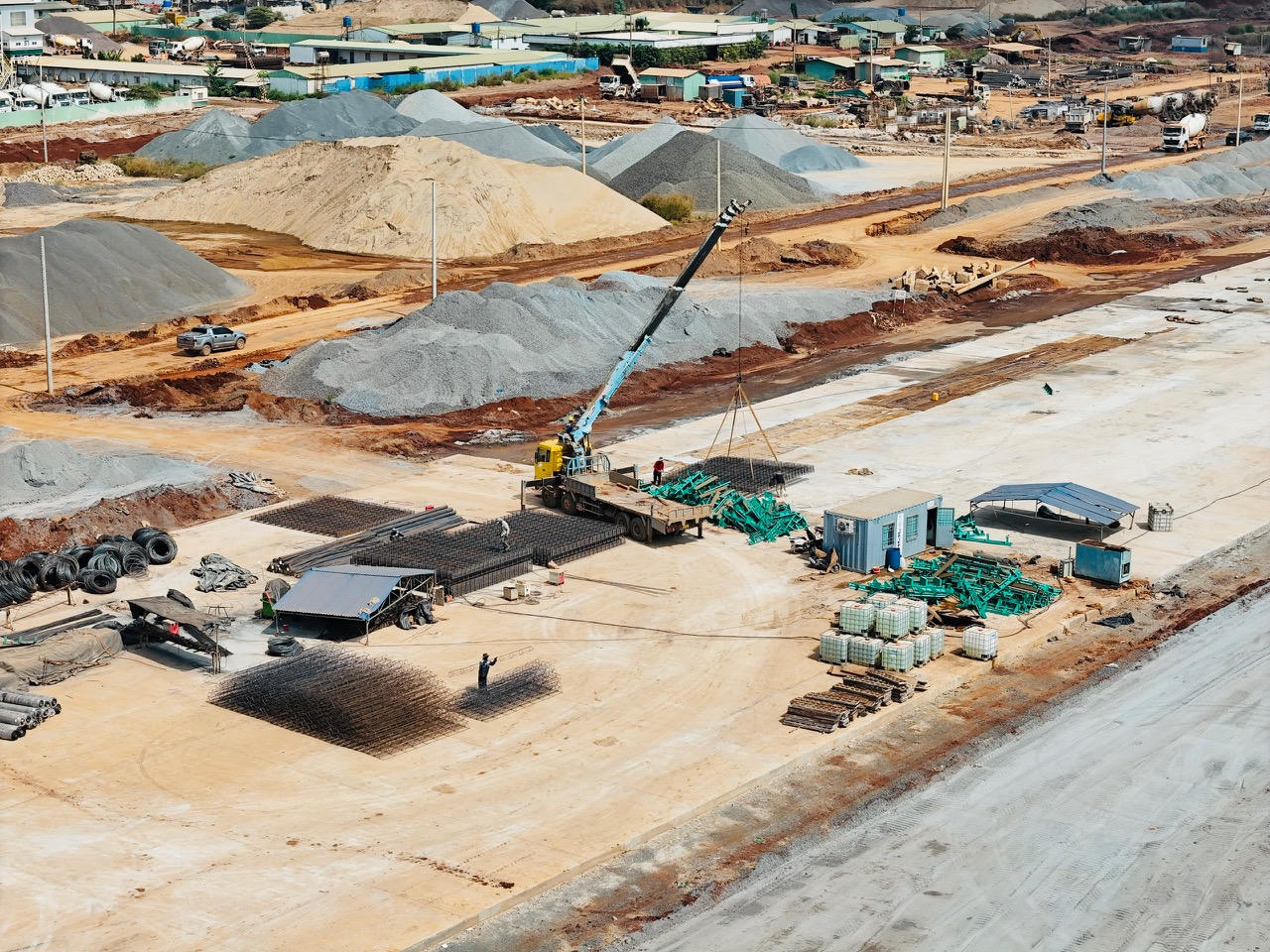 Ngày 19/12, sân bay Long Thành đón 3 chuyến bay khai trương; đầu năm mới, công trường vẫn tăng tốc thi công.