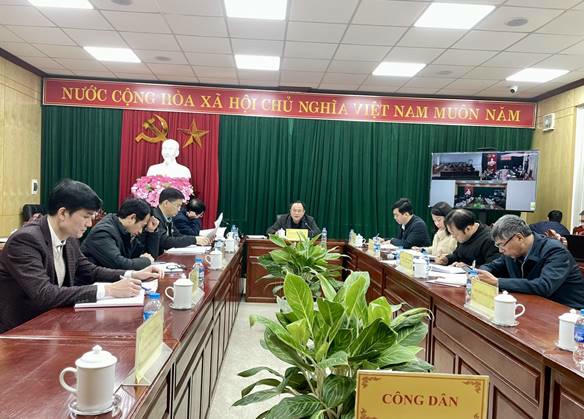 <i style="color: rgb(46, 46, 46); font-family: "Times New Roman", serif;"><span style="font-size: 11pt;"><span style="line-height: 16.1333px;">Lãnh đạo UBND tỉnh tổ chức tiếp công dân trực tuyến tại điểm cầu Trụ sở Tiếp công dân tỉnh</span></span></i>