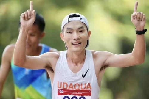 Hoàng Nguyên Thanh đã về đích đầu tiên trên đỉnh Bà Rá.