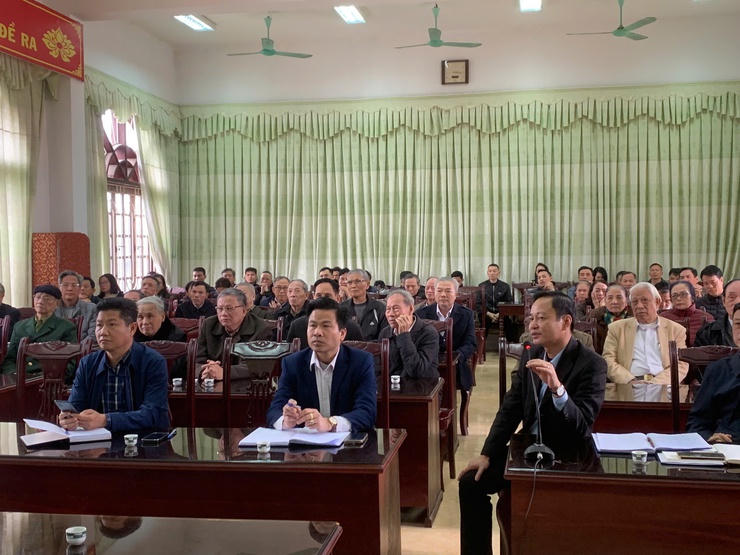 Đồng chí Đinh Phúc Bền – Phó Bí thư Thường trực Đảng ủy xã Hương Sơn thông qua Kế hoạch tổng thể triển khai dự án.