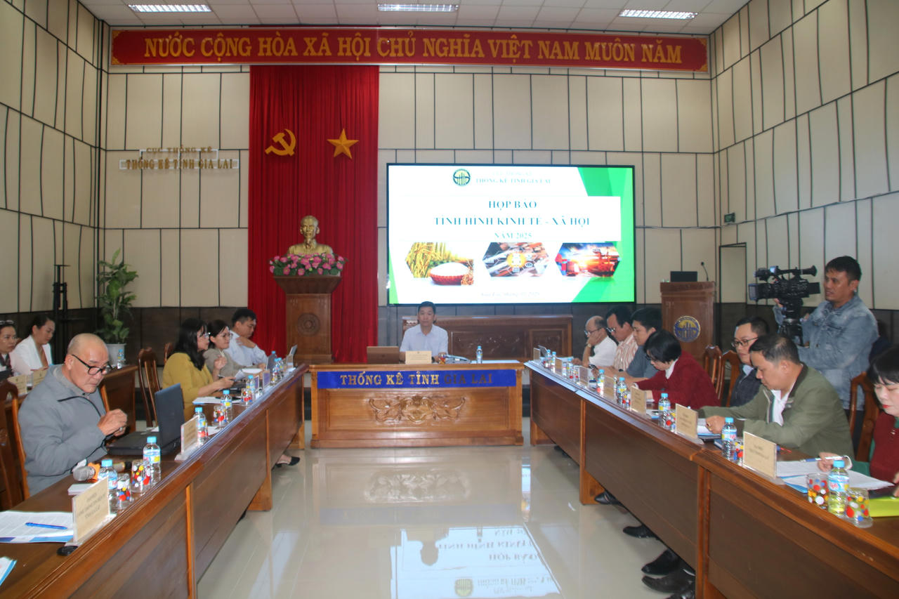 Quang cảnh họp báo.