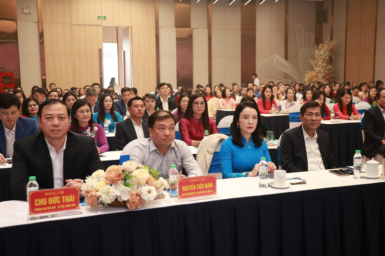 Các đại biểu tham dự Hội nghị.