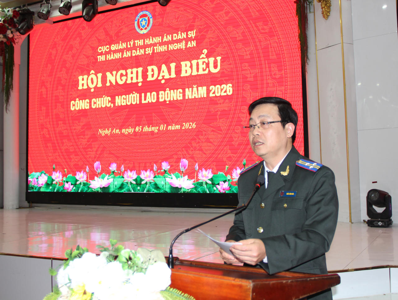 Ông Trần Công Hoà - Phó trưởng Thi hành án dân sự tỉnh Nghệ An phát biểu tại Hội nghị