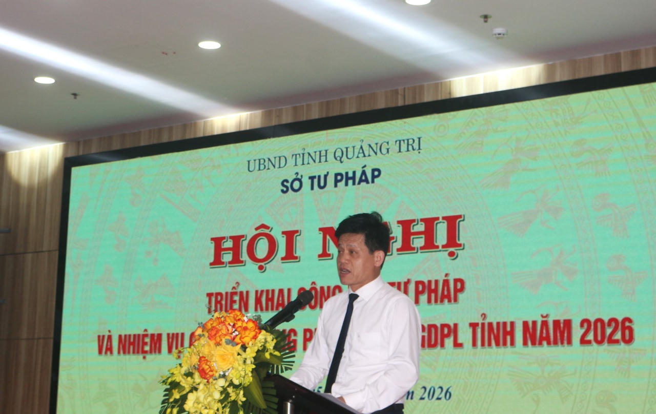 Phó Chủ tịch UBND tỉnh Lê Văn Bảo phát biểu tại Hội nghị.