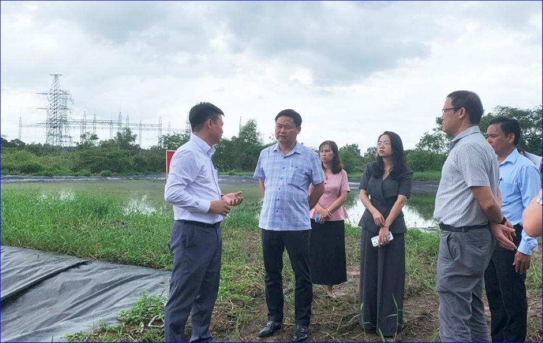 : Đoàn giám sát kiểm tra trang trại nuôi heo tập trung trên địa xã Ea Wer