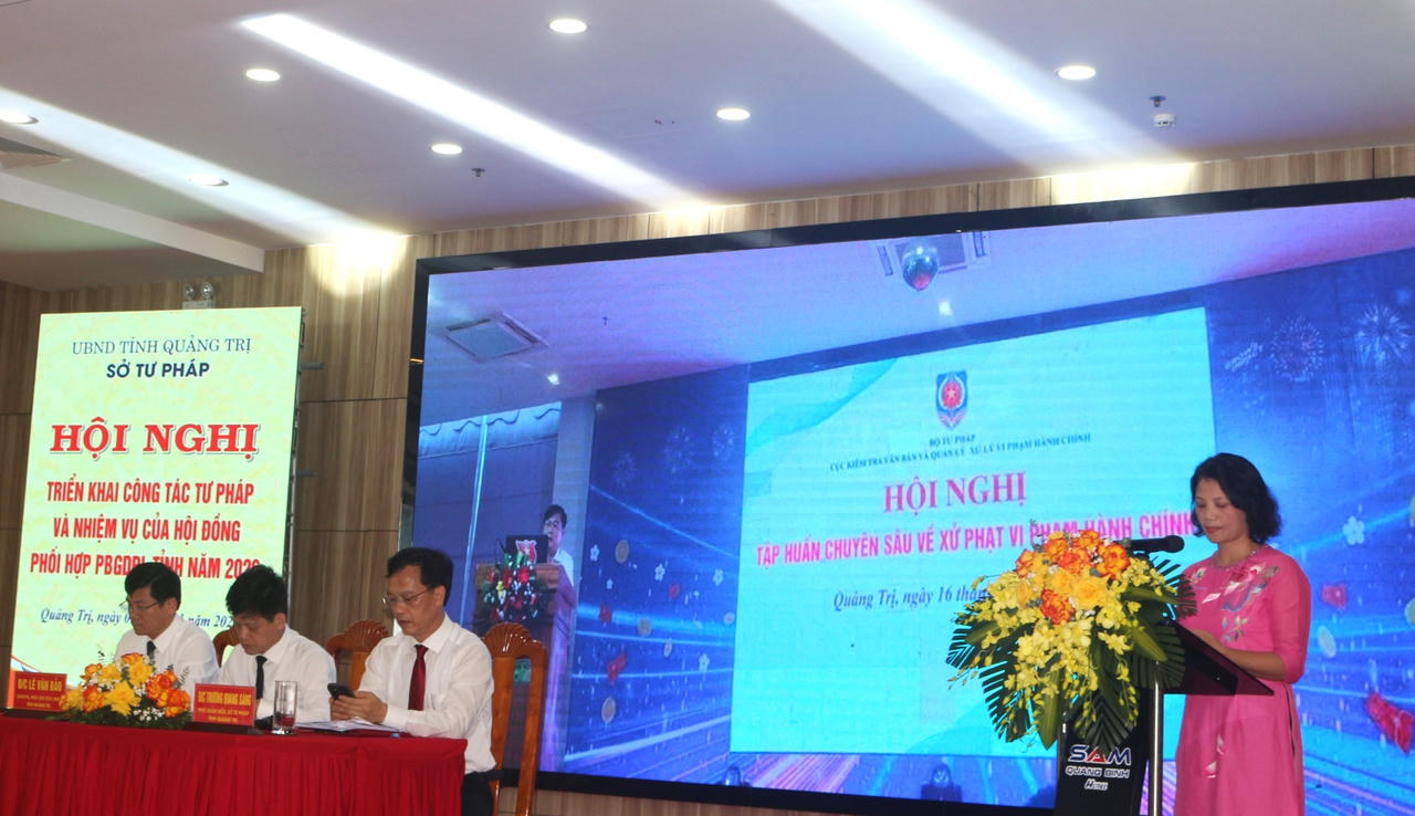 Phó Giám đốc Sở Tư pháp Đào Thị Bình phát biểu tại Hội nghị.