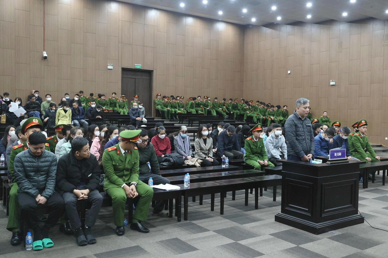 Lời khai các bị cáo về đưa tiền theo 'cơ chế' của cựu Cục trưởng Trần Việt Nga