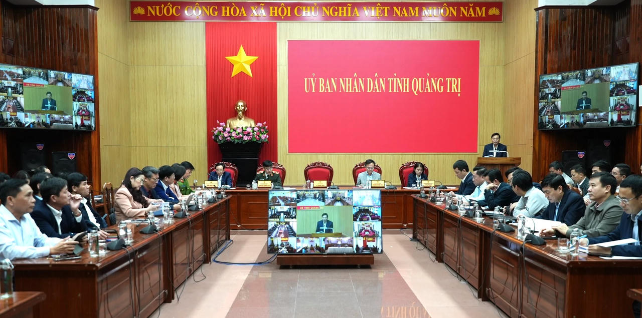 Quang cảnh phiên họp tại điểm cầu UBND tỉnh.