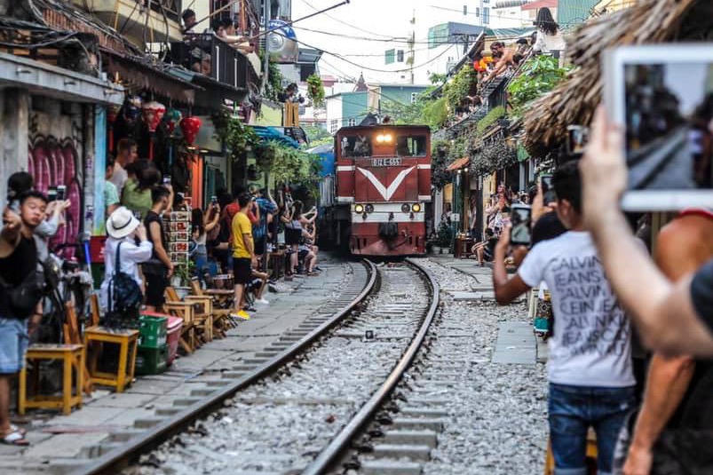 Đề xuất dừng chạy tàu qua phố cà phê đường tàu Hà Nội