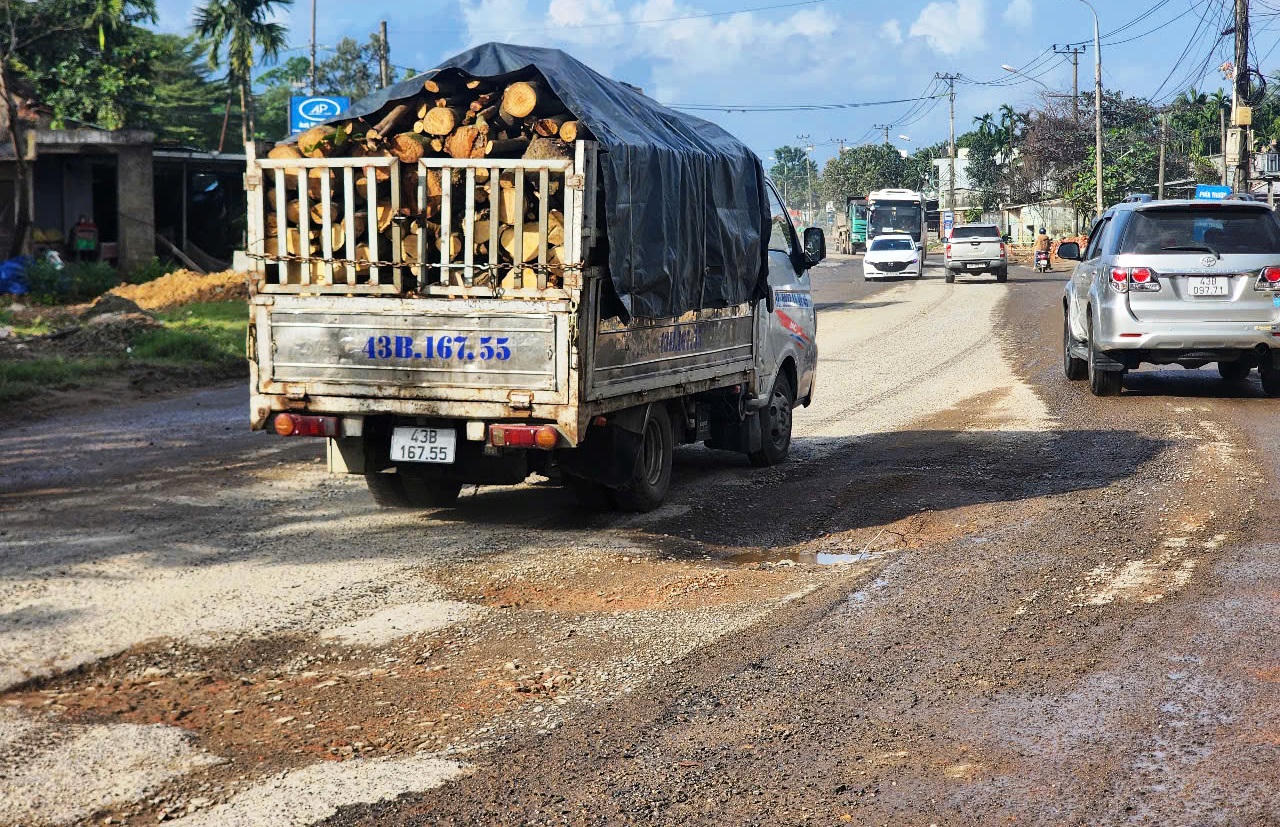Đà Nẵng: QL14B thi công chậm tiến độ, tiềm ẩn nguy cơ xảy ra tai nạn giao thông