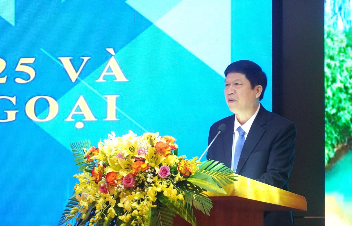 Giám đốc Sở Ngoại vụ Trần Ngọc Lân phát biểu tại hội nghị.