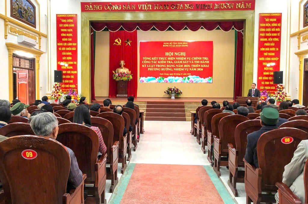 Quang cảnh hội nghị tại xã Xuân Giang.