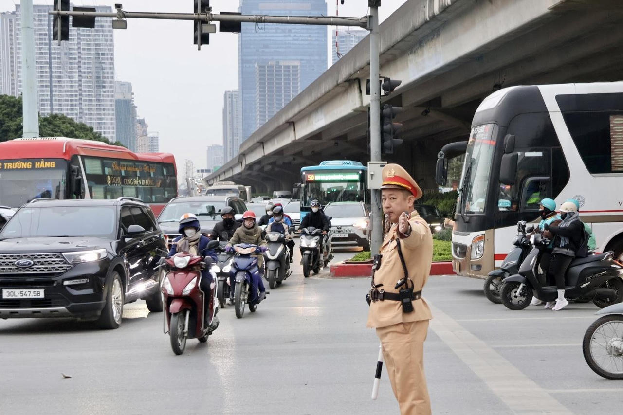 CSGT Hà Nội ra quân diễn tập bảo vệ Đại hội XIV của Đảng