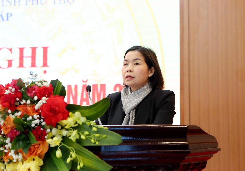 Phó Chủ tịch UBND tỉnh Phú Thọ Phùng Thị Kim Nga phát biểu tại Hội nghị. Ảnh: phutho.gov.vn