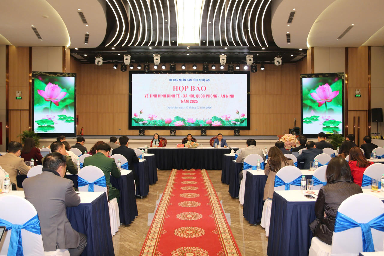 Nhiều vấn đề "nóng" liên quan đến du lịch được đề cập tại Họp báo về tình hình kinh tế xã hội, quốc phòng an ninh tỉnh Nghệ An đầu năm 2026. 