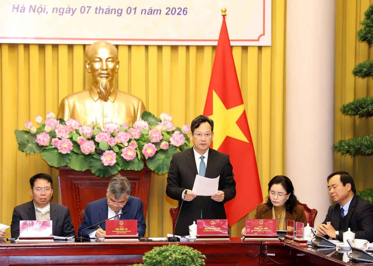 Phó Chánh án Tòa án nhân dân tối cao Nguyễn Văn Tiến giới thiệu những điểm mới quan trọng trong các đạo luật do TANDTC chủ trì xây dựng