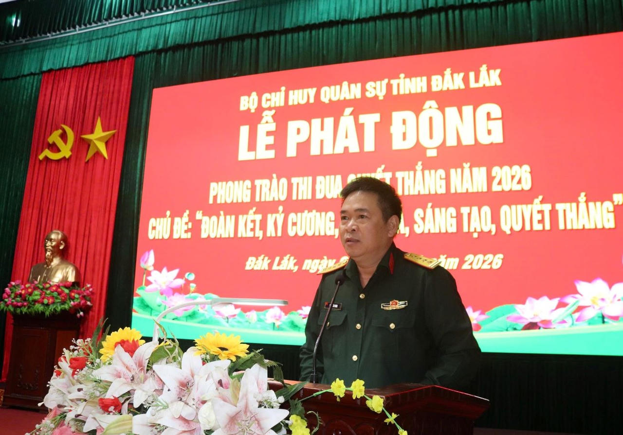 Đại tá Đinh Văn Hưng – Chính ủy Bộ CHQS Đắk Lắk. (Ảnh Trọng Hải)