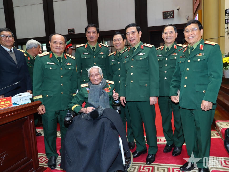 Bộ Quốc phòng tổ chức gặp mặt đại biểu cán bộ cao cấp Quân đội nghỉ hưu, nghỉ công tác