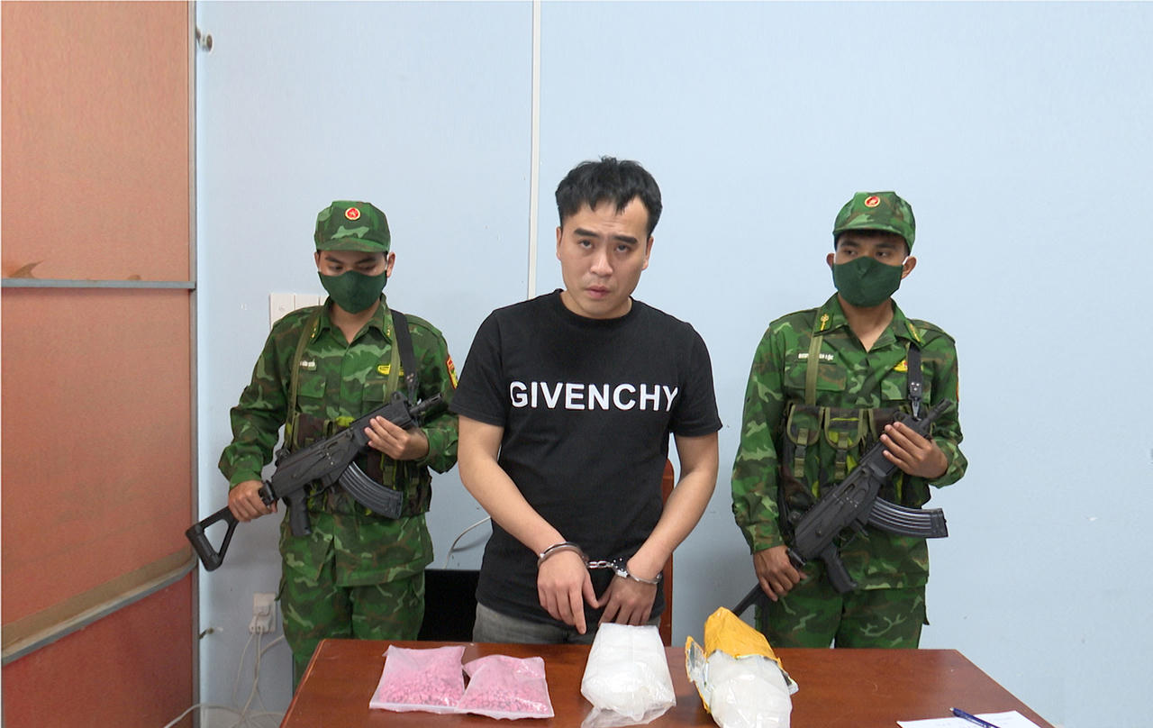 Đối tượng Hiếu cùng tang vật