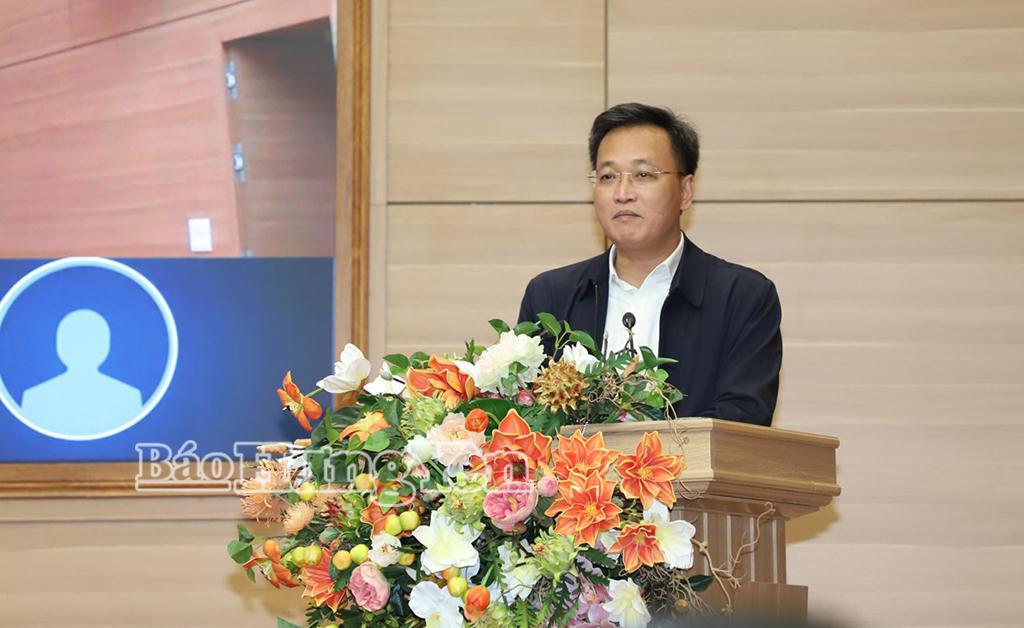 Ông Nguyễn Hữu Nghĩa, Ủy viên Ban Chấp hành Trung ương Đảng, Bí thư Tỉnh ủy phát biểu chỉ đạo hội nghị (Ảnh Báo Hưng Yên)