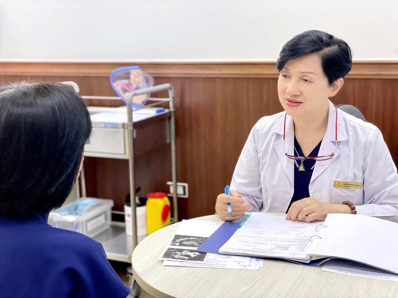 Với bác sĩ Nguyễn Thị Tân Sinh, mỗi quyết định cần có tình yêu thương, kiến thức và trách nhiệm.