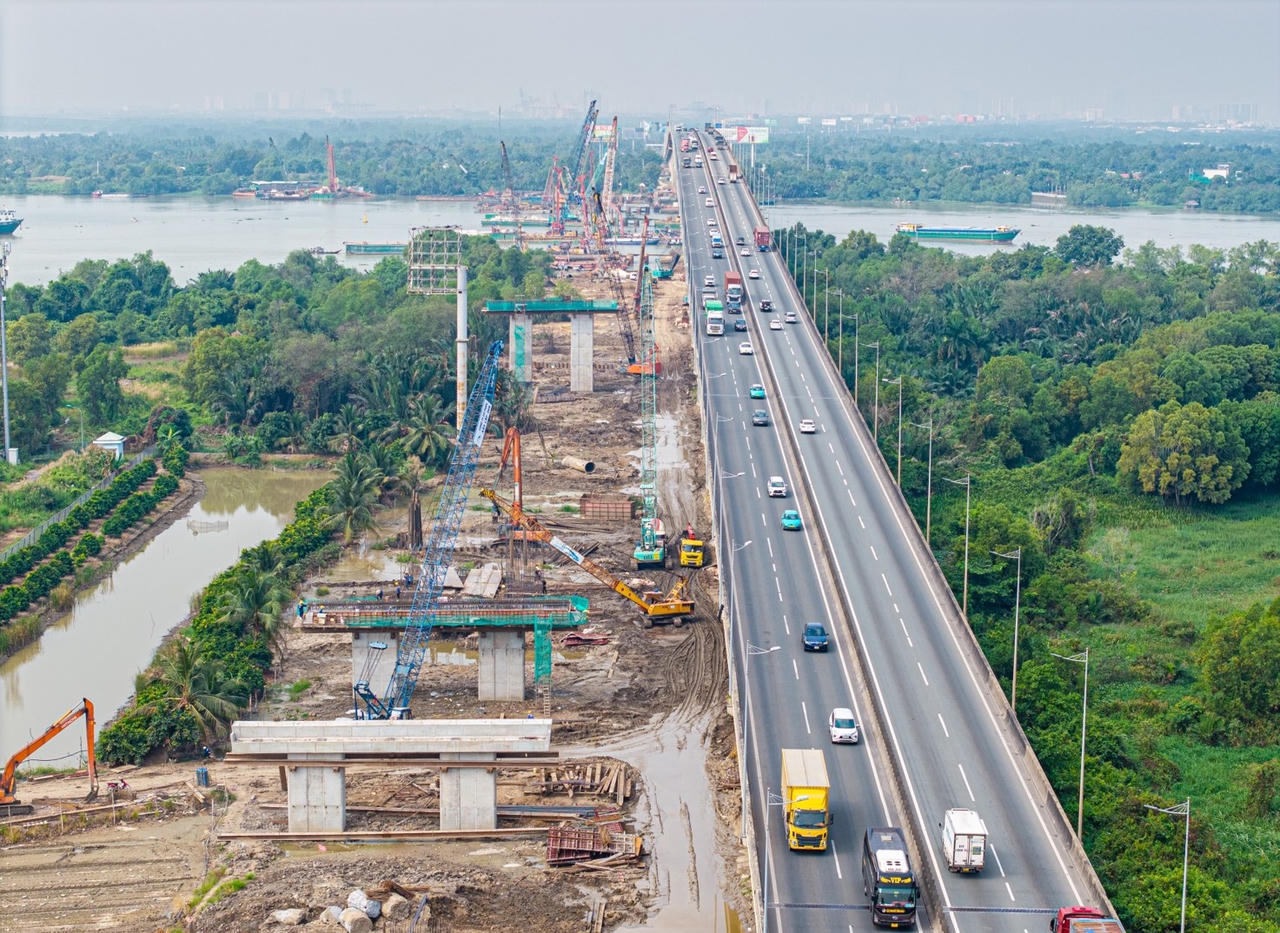 Mở rộng cao tốc TP.HCM - Long Thành:  Tiến độ thi công tại cửa ngõ TP.HCM gặp khó do vướng mặt bằng