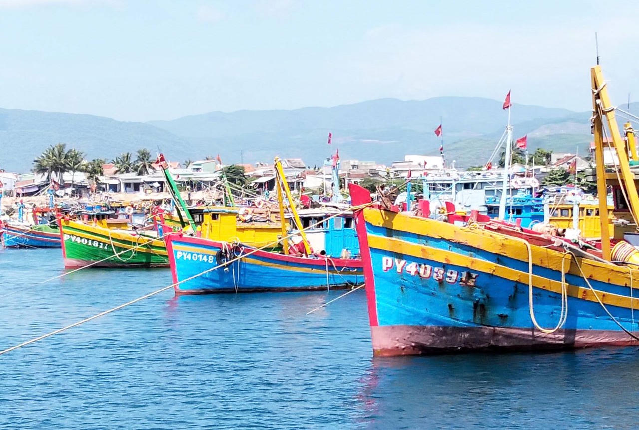 Ổn định sinh kế lâu dài cho ngư dân Đắk Lắk