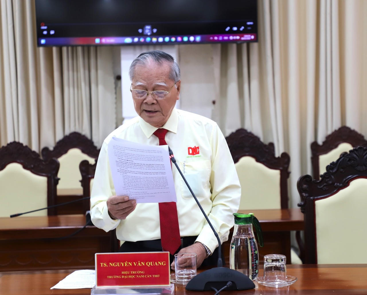 TS. Nguyễn Văn Quang - Hiệu trưởng Trường Đại học Nam Cần Thơ phát biểu tại buổi làm việc