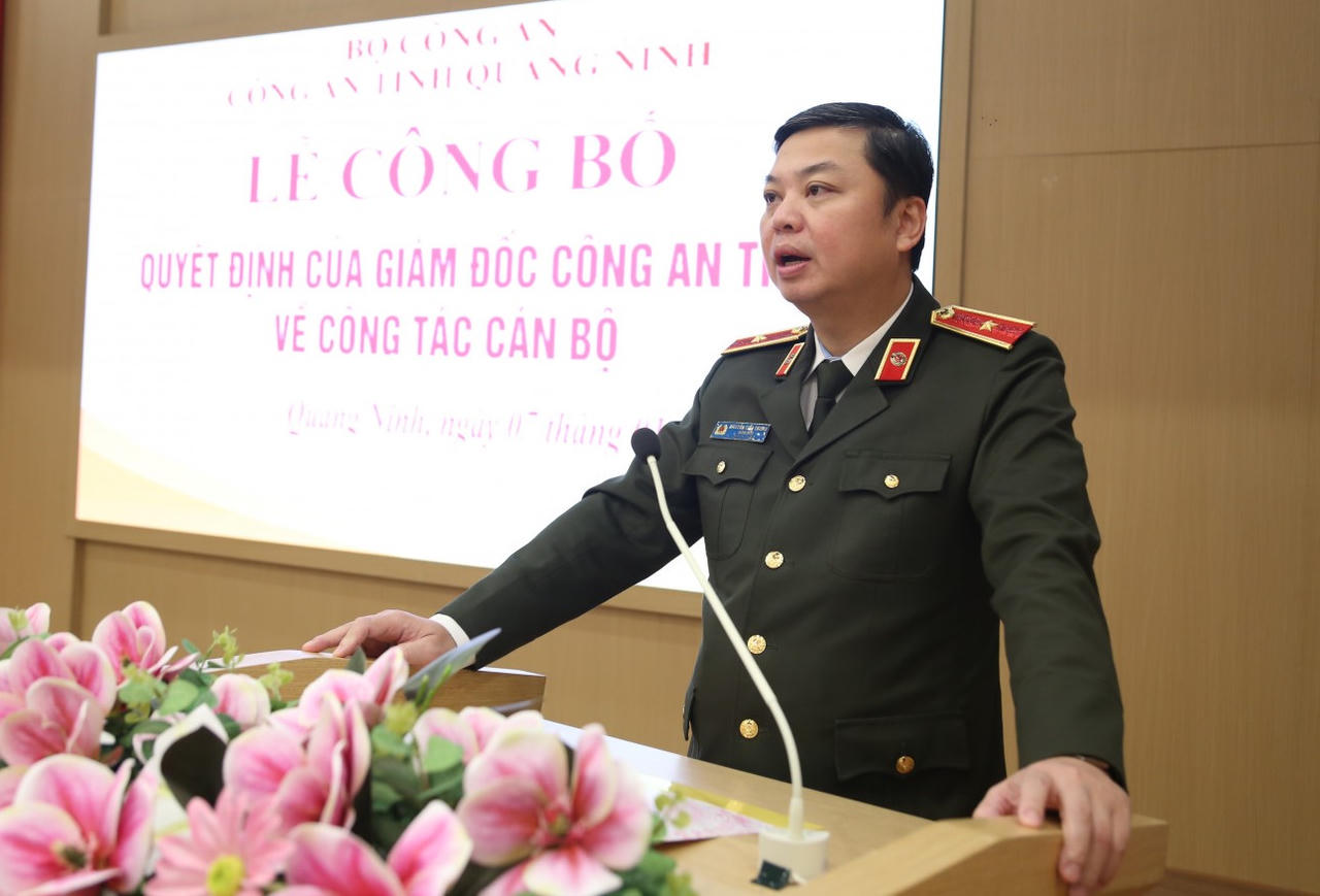 Công bố các quyết định về công tác cán bộ tại Công an tỉnh Quảng Ninh