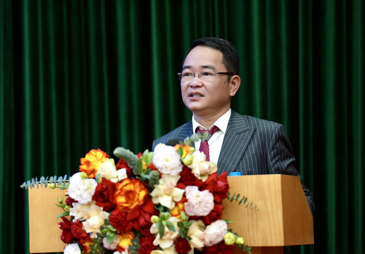 Tổng Biên tập Báo PLVN Vũ Hoài Nam phát biểu chỉ đạo tại Hội nghị.