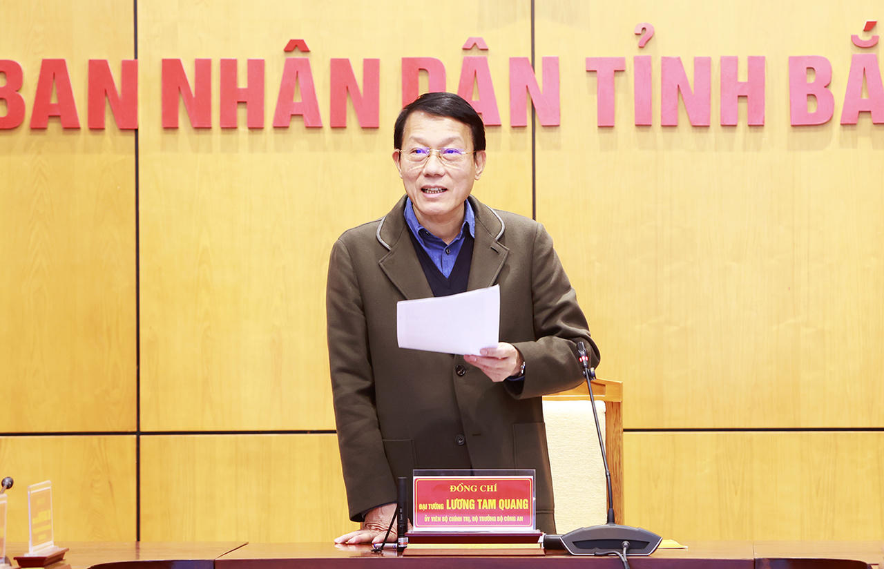 Bộ trưởng Bộ Công an Lương Tam Quang phát biểu kết luận buổi làm việc.